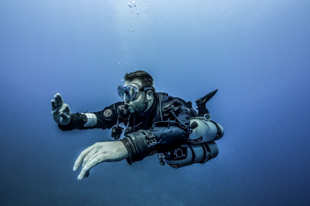 Sidemount courses from different agencies: IANTD Sidemount, TDI Sidemount, SSI XR Sidemount