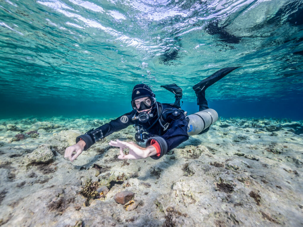 Sidemount diving is perfect for self sufficient diving